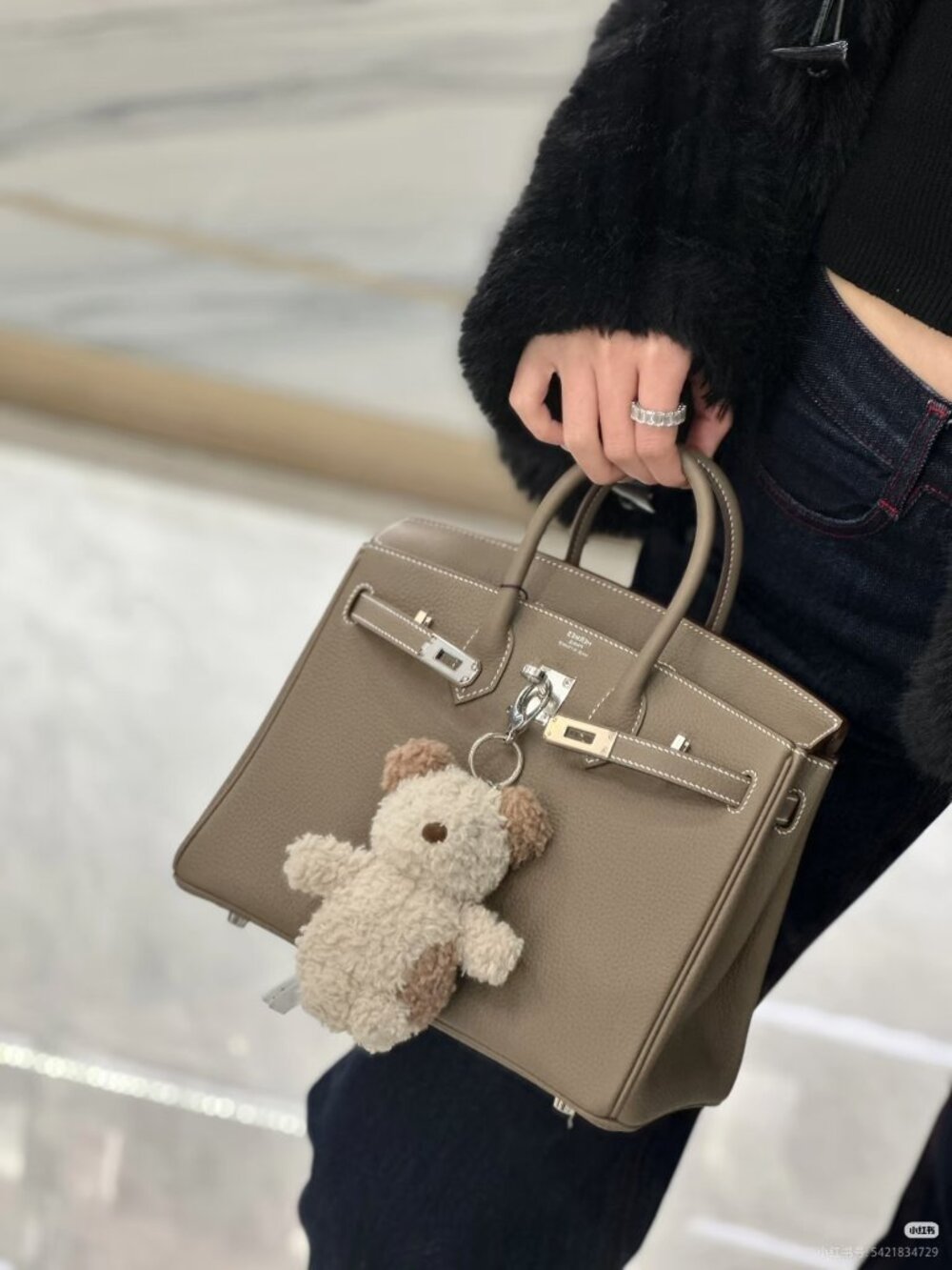 Classic Hermes Bag: A Stylish and Versatile Choice for Elegance